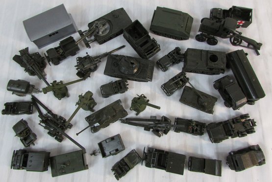 Lot Of Vintage Miniature ARMY VEHICLE Models & Parts, Trucks & Jeep, Olive Green