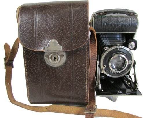 Vintage Collapsible Film CAMERA With Case, Marked F. DECKEL MUNCHEN, Approx 6'