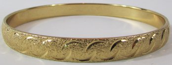 Signed MONET, Vintage BANGLE Bracelet , Stylized RIC-RAC Design, GOLD Tone Base Metal Setting