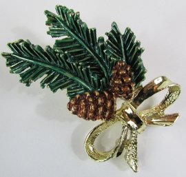 Signed GERRY'S, Vintage BROOCH PIN, HOLIDAY PINE CONES, Textured GOLD Tone Base Metal, Costume