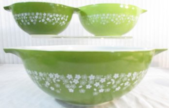 Set Of 3! Vintage PYREX Brand, Princess Shape, Green SPRING BLOSSOM Pattern, Nest Of 3 MIXING SERVING Bowls