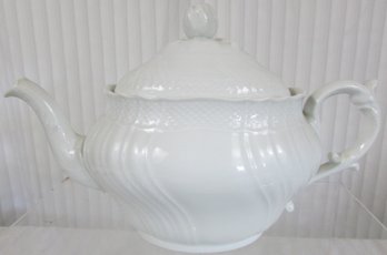 Vintage RICHARD GINORI Brand, TEAPOT & LID, Bianco VECCHIO WHITE Pattern, Made In ITALY, Appx 10' Wide