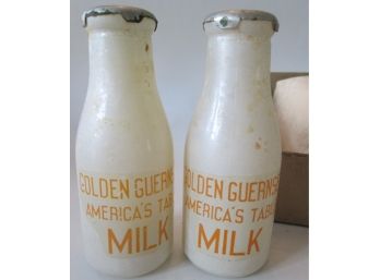 SET Of 2! Vintage Advertising SALT & PEPPER Shakers,  SYRACUSE GOLDEN GUERNSEY Dairy, With Original Packaging