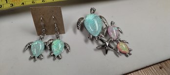 Fun Sea Turtle Pendant And Earring Set