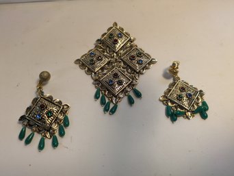 Vintage Sarah Coventry Multi Stone Brooch And Screw Back Earrings