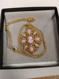 Vintage Avon Cameo Necklace With Felt Pouch And Box