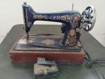 Vintage Singer Sewing Machine Untested