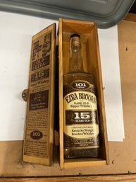 Vintage Old Ezra 15 Year Old Sipping Whiskey Wood Box And Bottle