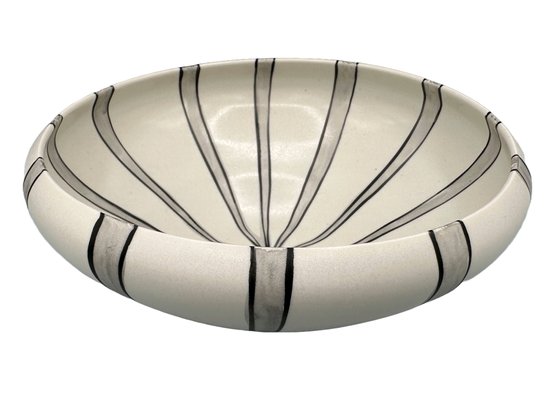 Modernist Sakuzan Japanese Pottery Bowl