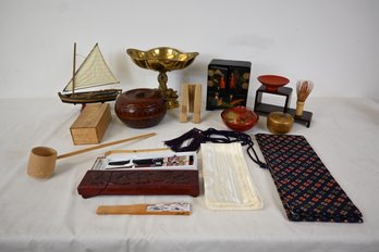 Lot Of Vintage Japanese Wooden Wares