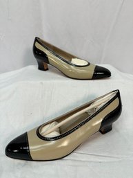 Women's Salvatore Ferragamo Cream Pumps US 9