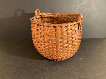 Antique Oak Hand Made New England Swing Handle Basket