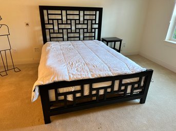 Broyhill Perspectives Black Lattice Queen Bed