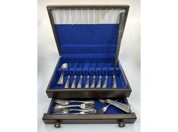 32 Pcs. Williamsburg Shell By Steiff Sterling SIlver Flatware Set