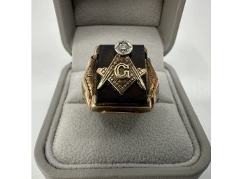 Vintage Men's Masonic 10k Gold & Diamond Ring