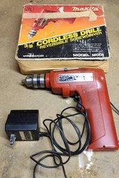 Makita Cordless 3/ Drill - Powers Up