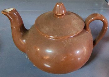 Round Hall Teapot Pointed Handle On Lid