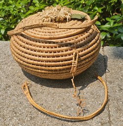 #9 - Round Basket Purse Handle Needs Reattaching - 7'