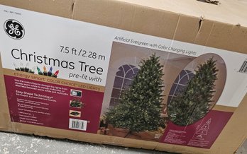 #149 - 7.5ft Prelit Christmas Tree