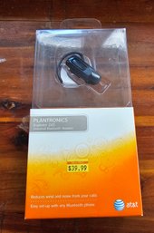 #40 - NIB Plantronics Explorer 243 Universal Blue Tooth Headset