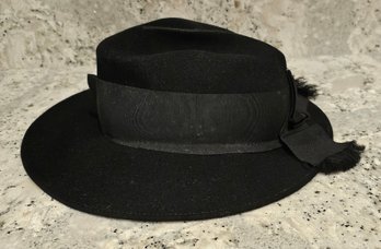 #193 - 1940s Black Felt Hat - V