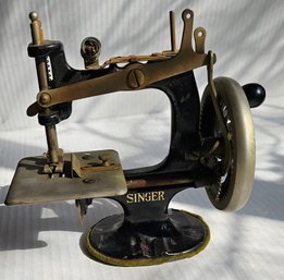 #82 - Antique Hand Crank Cast Iron Children's Singer Sewing Machine