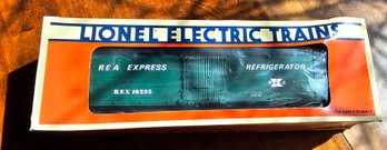 #192 - Lionel  Railway Express Agency Reefer 6-16235