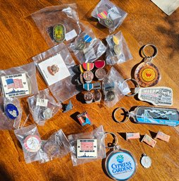 #163 - Pins & Keychains Stealth Bomber,military