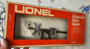 #224 - Lionel Automatic Banjo Signal 6-2140