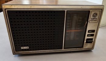 #261- GE Radio Model  7-4115A