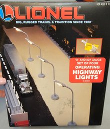 #73 - Lionel Set Of 4 Highway Operating Highway Lights