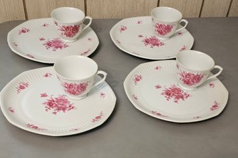 #224 - 4 Luncheon Plates With Cups