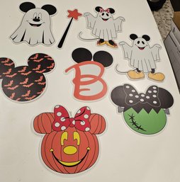 #9 - New Corrugated Plastic Halloween Mickey & Minnie Yard Signs With Stakes