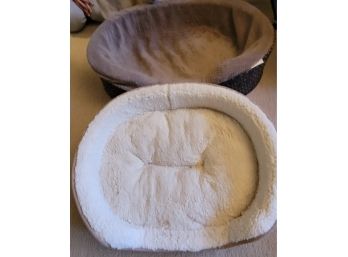 2 Pet Beds - Medium