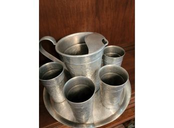 Gailstyn Hammered Aluminum Set