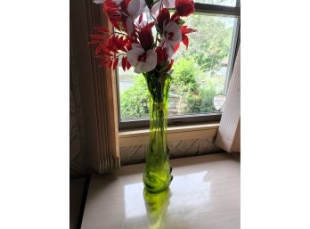 19' Swung Vase