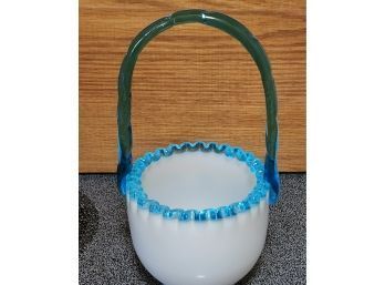 10' White And Blue Basket