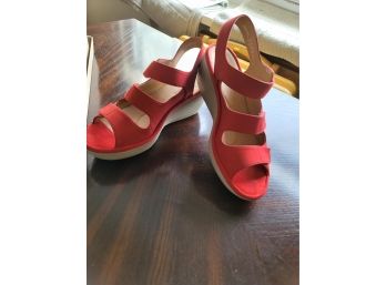 Clark's Ladies Size 8 - Lightly Worn