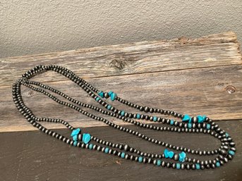 Necklace With Turquoise Color Accents