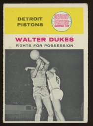 1961 FLEER BASKETBALL WALTER DUKES IN ACTION