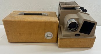 Vintage Revere 553 Slide Projector With Case (PICKUP ONLY)