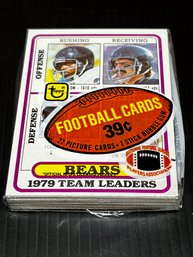 1980 TOPPS FOOTBALL CELLO PACK UNOPENED CHICAGO BEARS TEAM CARD ON TOP