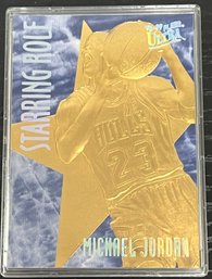 1996-1997 FLEER ULTRA MICHAEL JORDAN STARING ROLE 23KT GOLD CARD