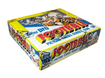 1983 TOPPS FOOTBALL CELLO BOX 24 PACKS ~ BBCE AUTHENTICATED