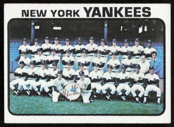 1973 TOPPS YANKEES TEAM CARD BASEBALL