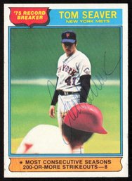 1976 TOPPS AUTOGRAPHED TOM SEAVER BASEBALL CARD