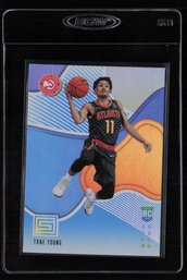 2018 STATUS TRAE YOUNG ROOKIE BASKETBALL CARD