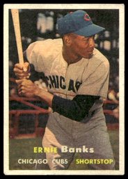 1957 TOPPS ERNIE BANKS BASEBALL CARD