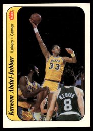 1986 FLEER STICKER KAREEM ABDUL JABBAR BASKETBALL CARD