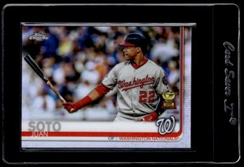 Juan Soto Baseball Chrome Rookie Refractor Card